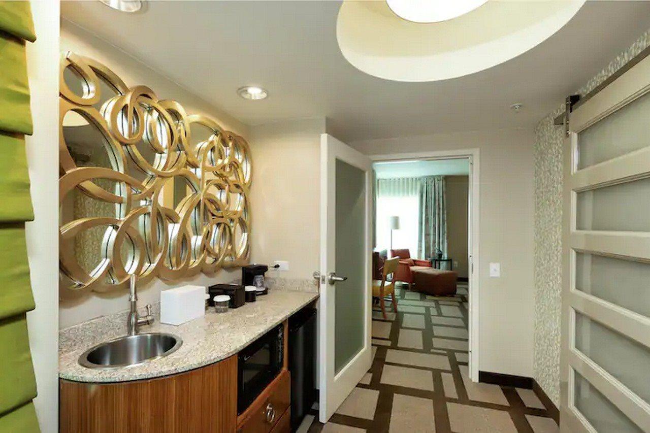 Hotel Embassy - Downtown