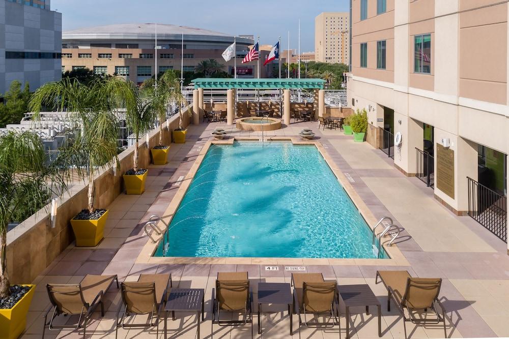 Hotel Embassy - Downtown