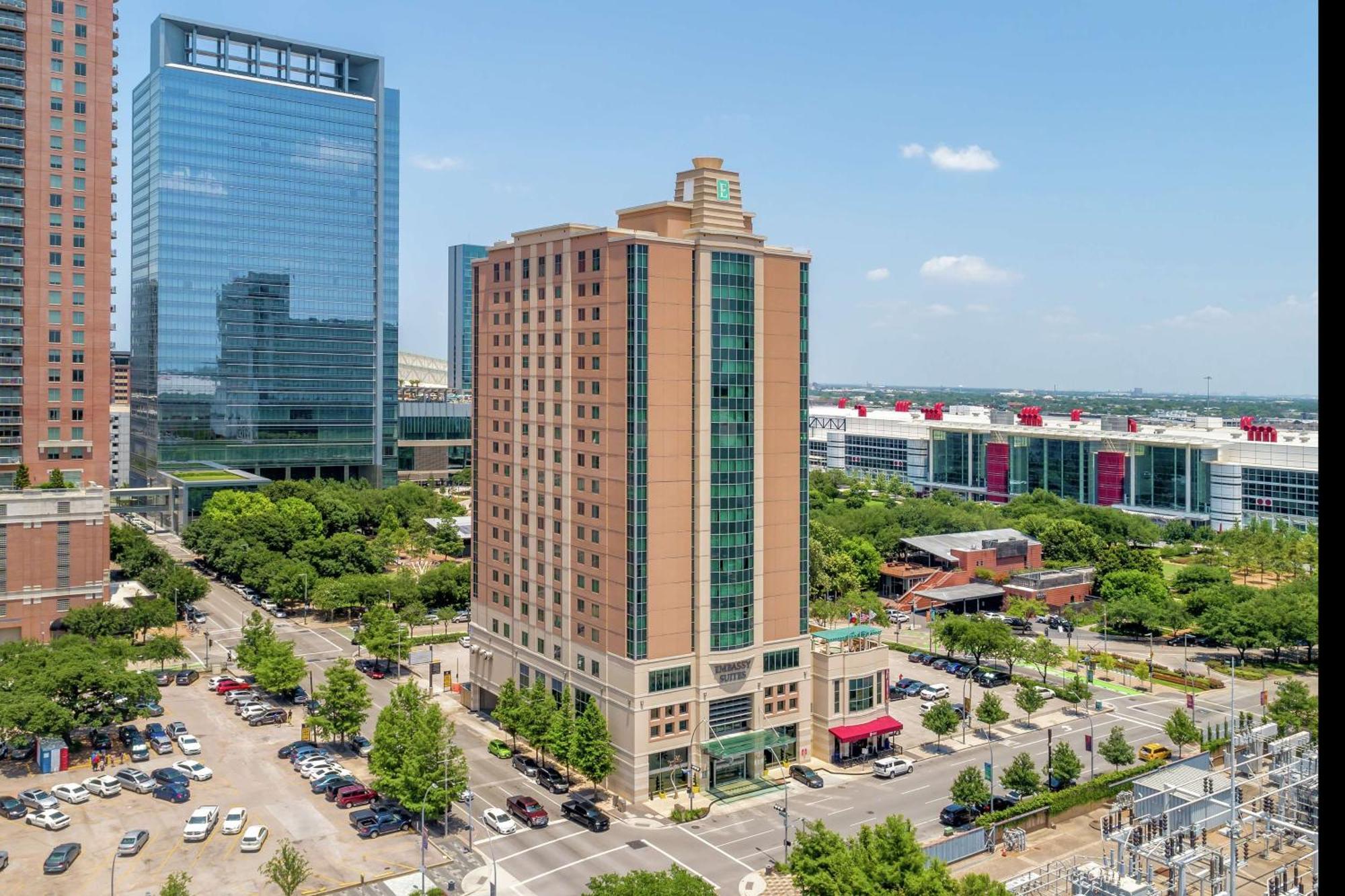 Hotel Embassy - Downtown 4*