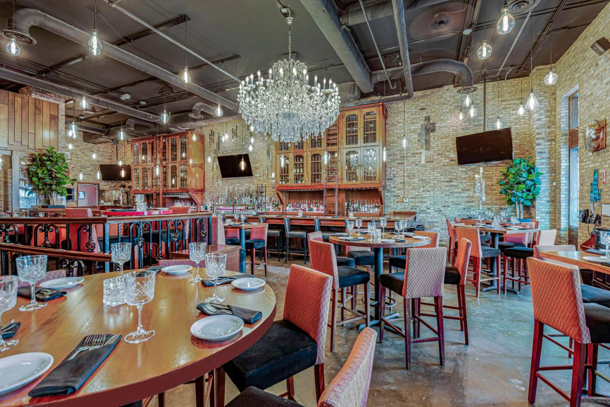Embassy - Downtown 4*