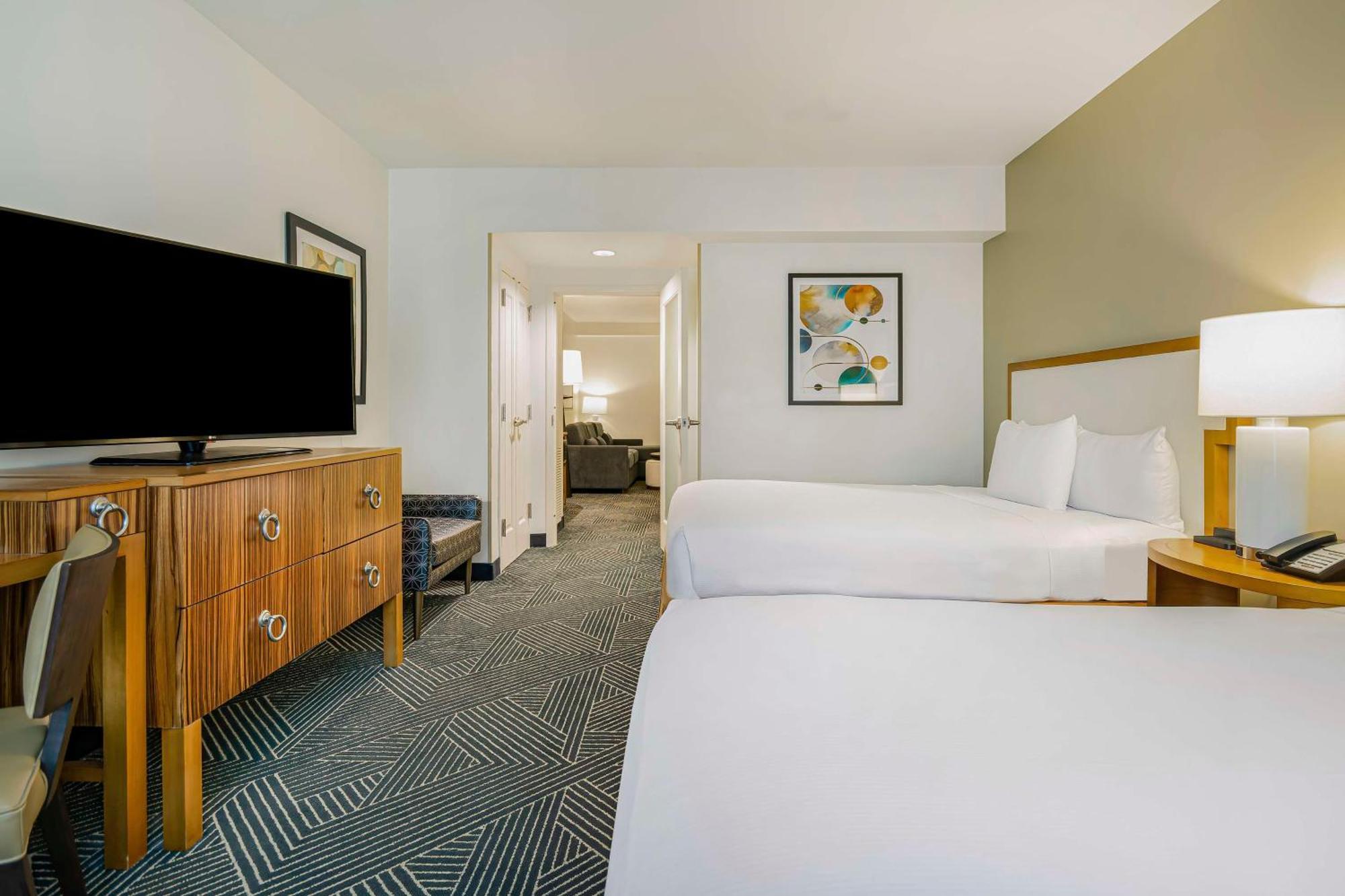 Embassy - Downtown Hotel 4*