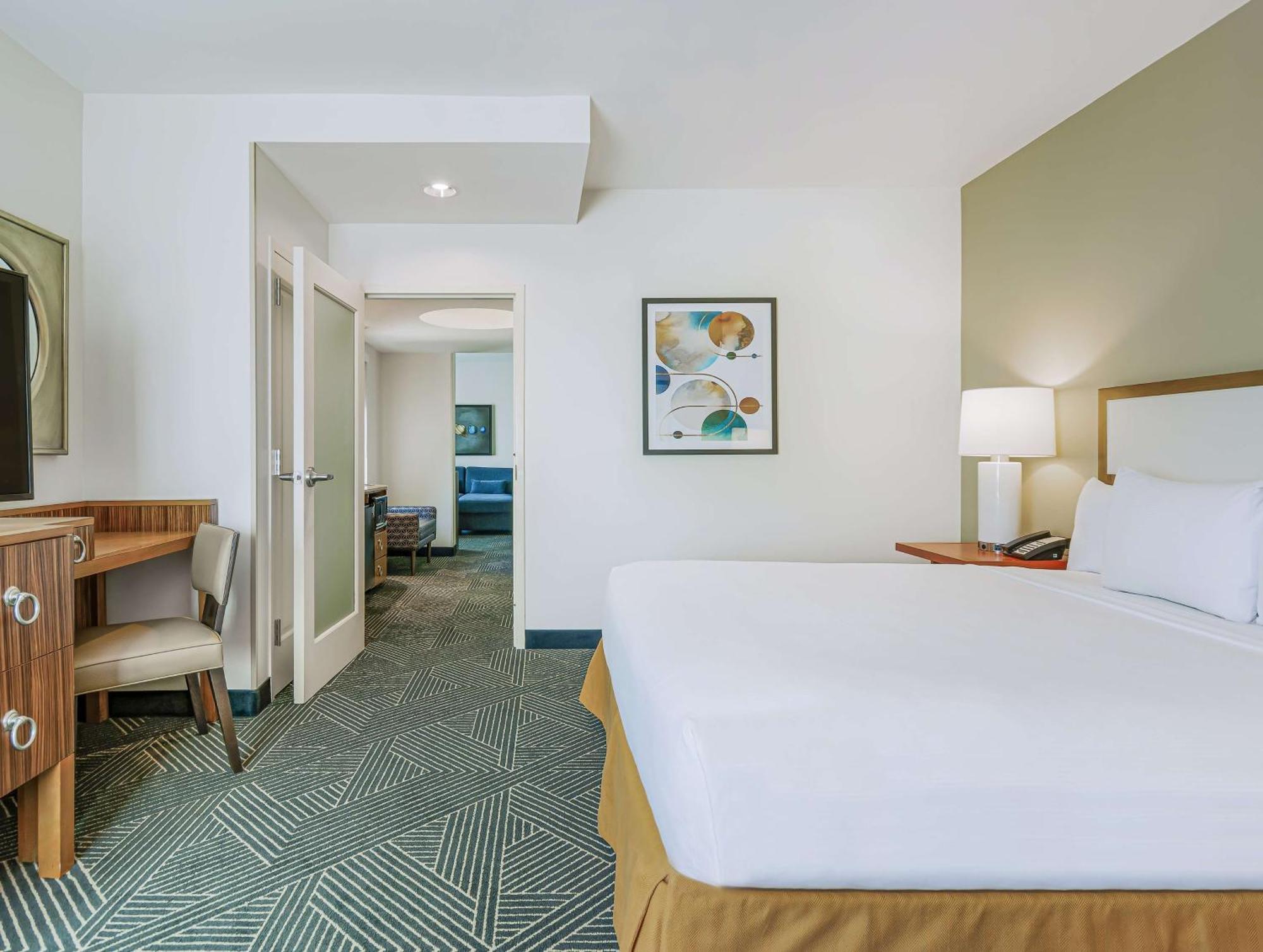 Hotel Embassy - Downtown 4*