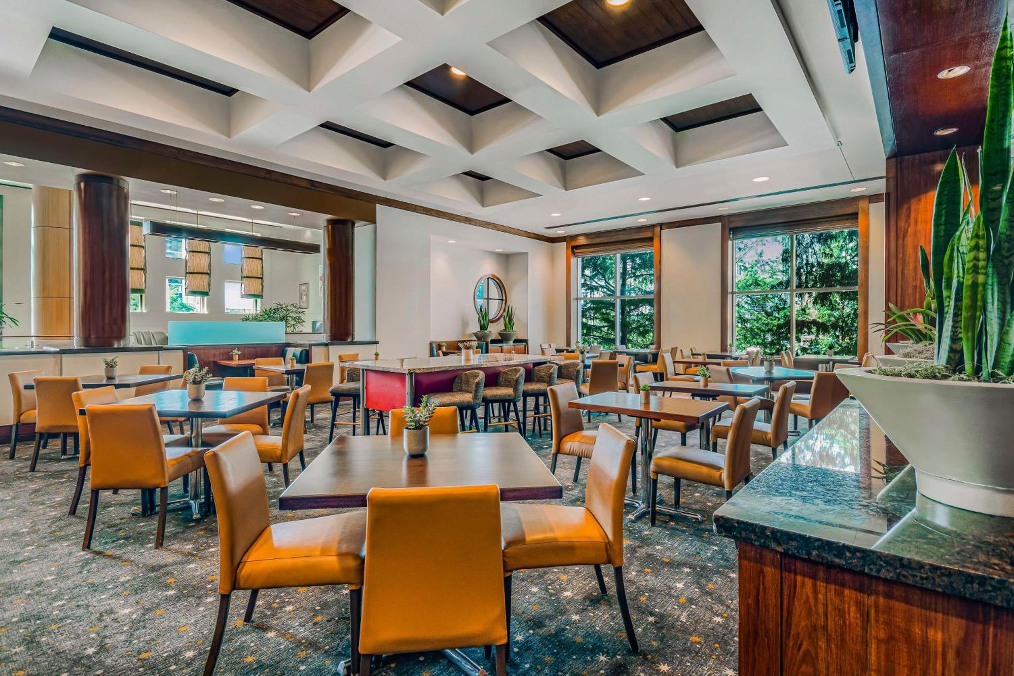 Embassy - Downtown Hotel 4*