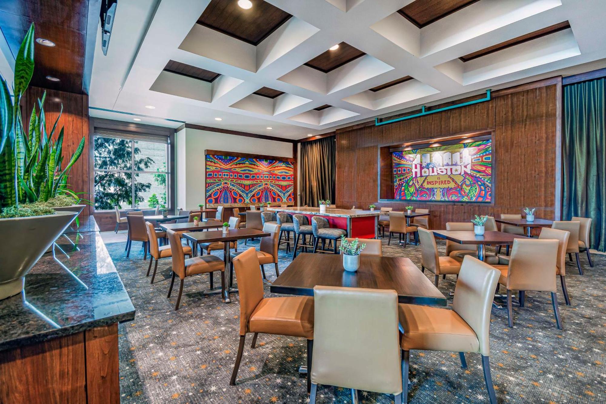 Hotel Embassy - Downtown 4*