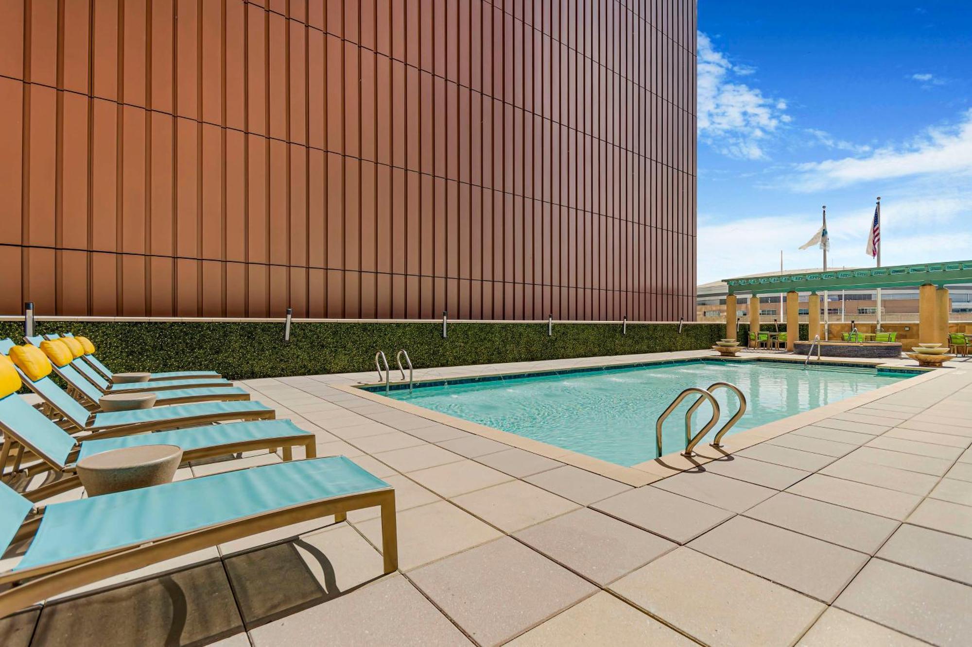 Embassy - Downtown 4* Houston