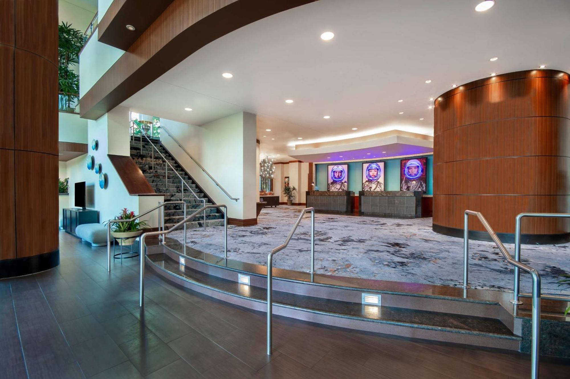 Embassy - Downtown Hotel 4*