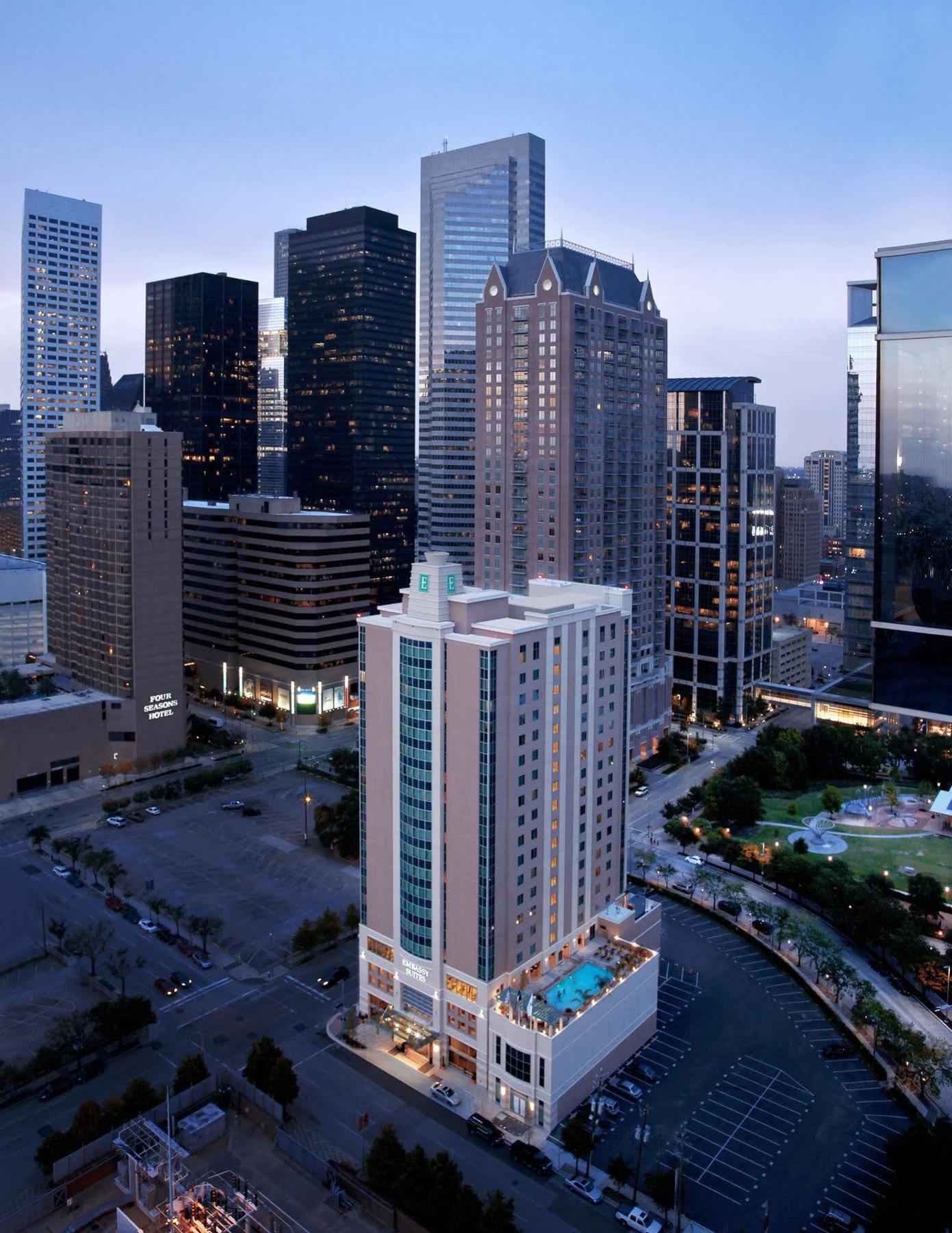 Hotel Embassy - Downtown