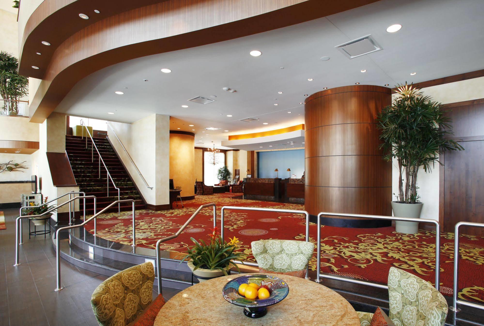 Embassy - Downtown Hotel