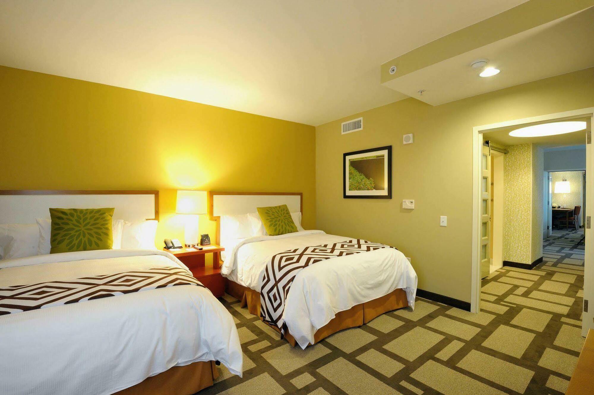 Embassy - Downtown Hotel 4*
